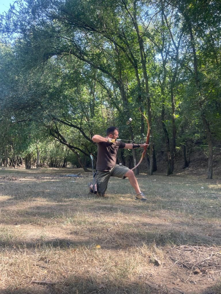 Bodnik custom Redman 50lbs arc cu săgeți recurve