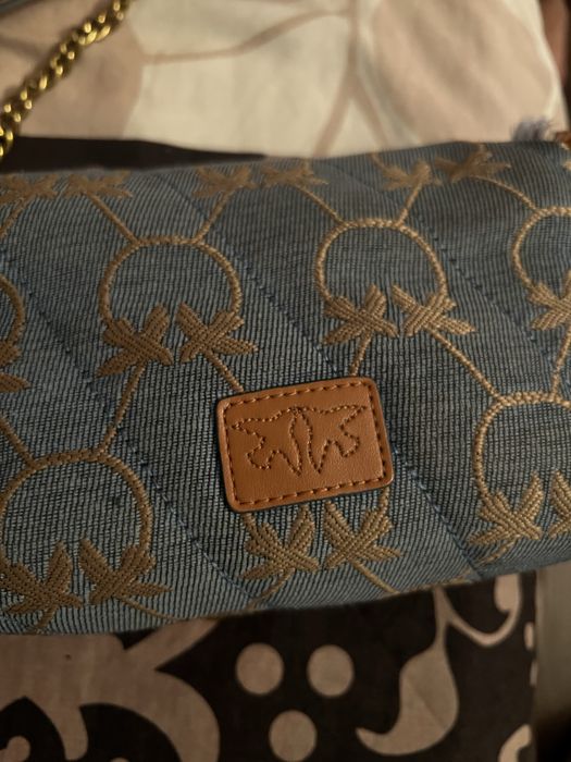 Малка дамска чанта Pinko носена, но в добро състояние