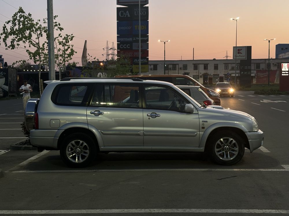 Suzuki Grand Vitara XL-7