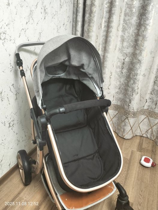Коляска б/у. Отдам за 5 тыс. 
Все р