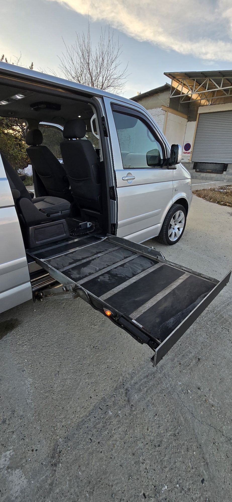 VW Multivan 2.5 -130 hp