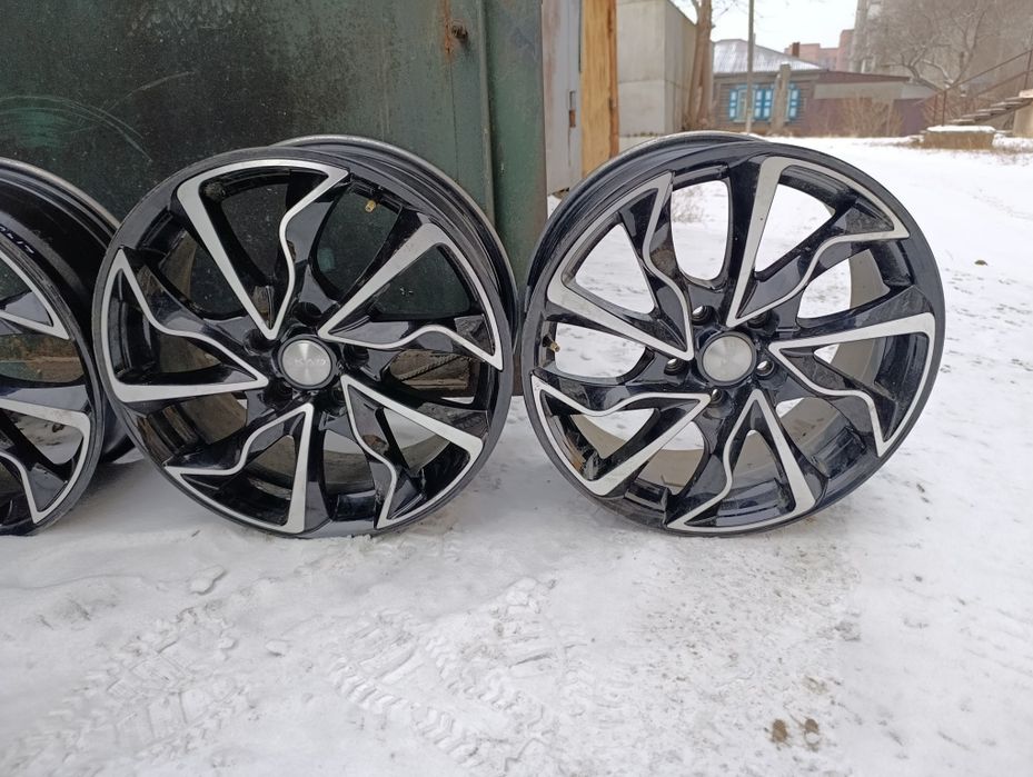 Почти новый диски