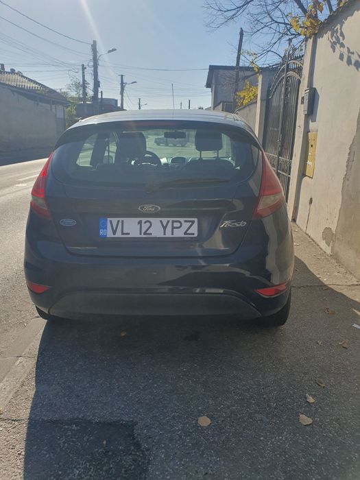 Vand Ford fiesta 1.25 benzina 2009