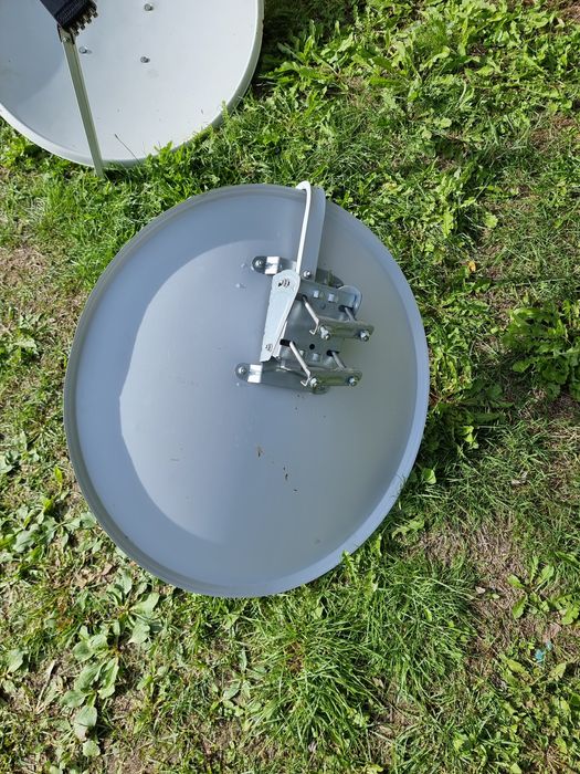 Antene satelit boom