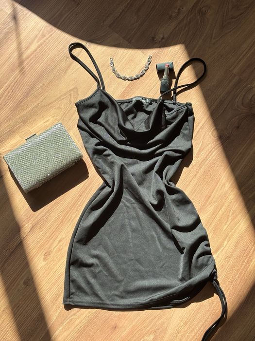 Къса черна рокля - размер S