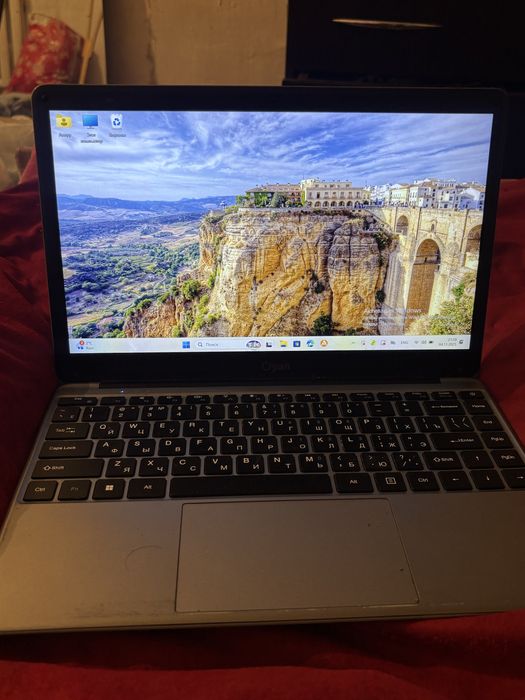 Продам Ноутбук название Oyan