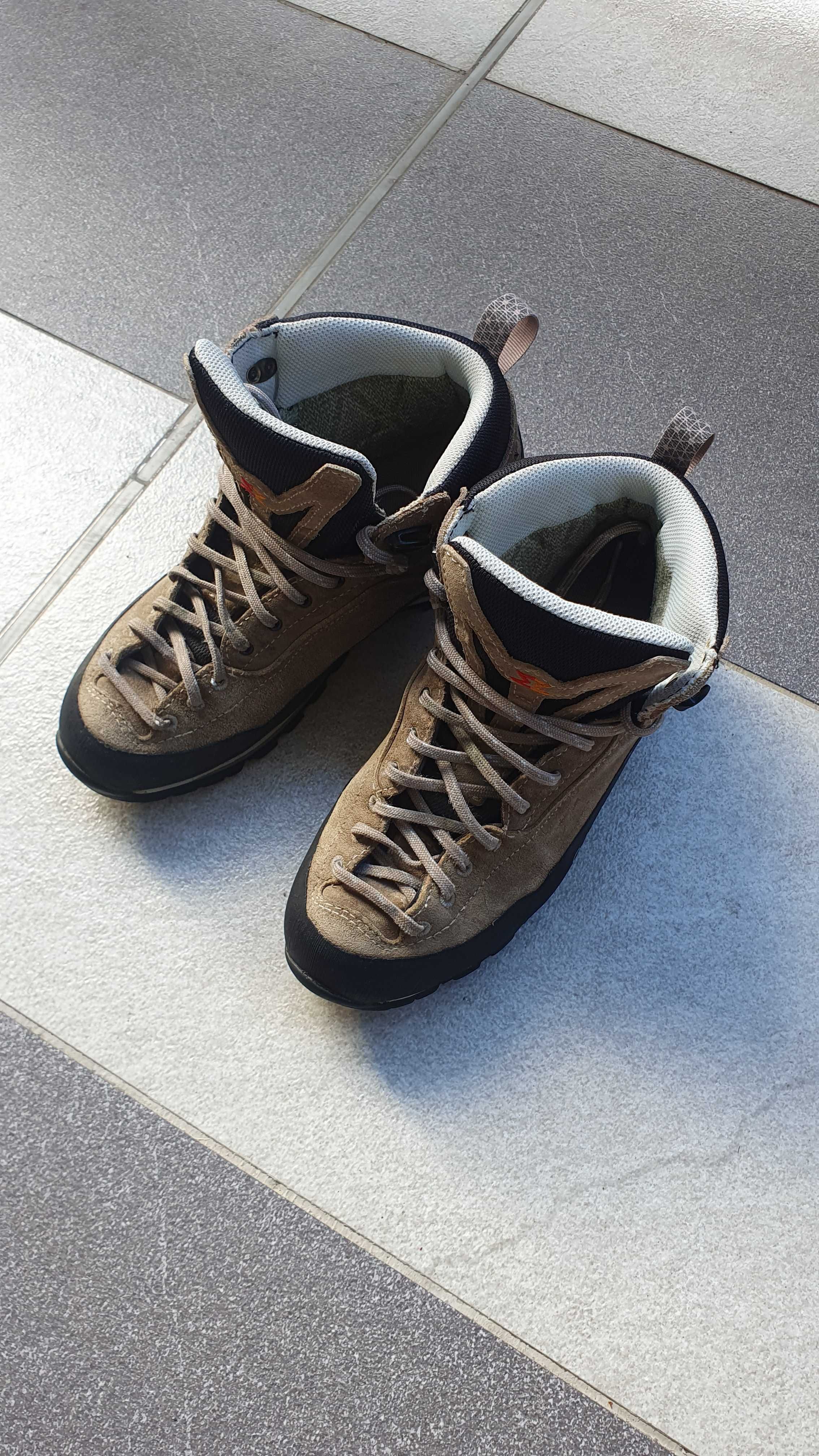 Bocanci trekking Garmont Vetta GTX Wms, 3 sezoane, marime 37