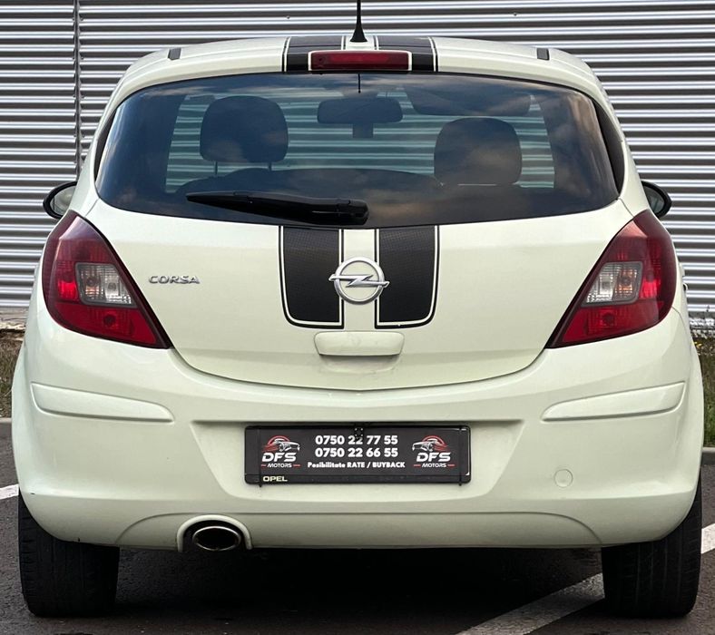 Vand Opel Corsa 1.4L Pachet Sport fabricatie 2012 impecabila urgent