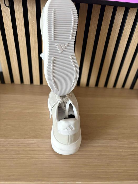 Vând Adidas Sneakers Acesmash – Culoare Bej – Mărimea 38 2/3