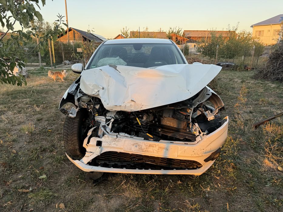 Vand Dacia Sandero 3/ avariat 2024 1.0 tce 14.000 km