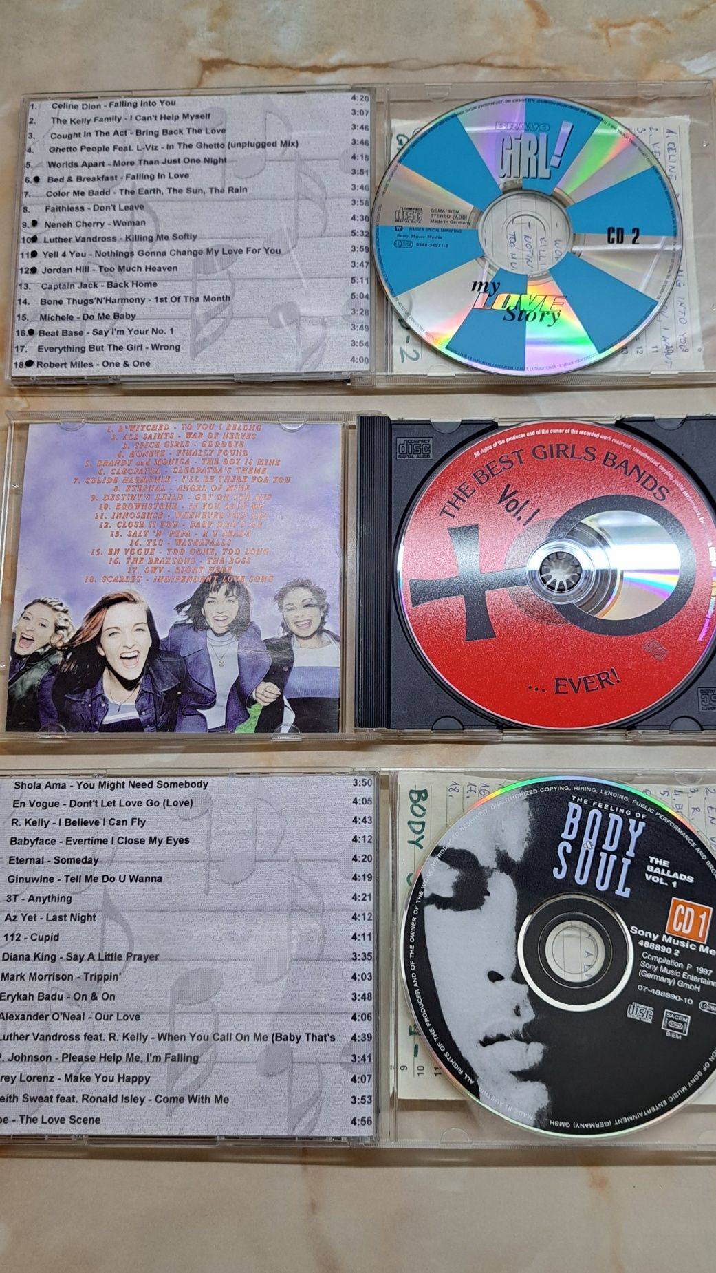 Колекция от компакт дискове  CD