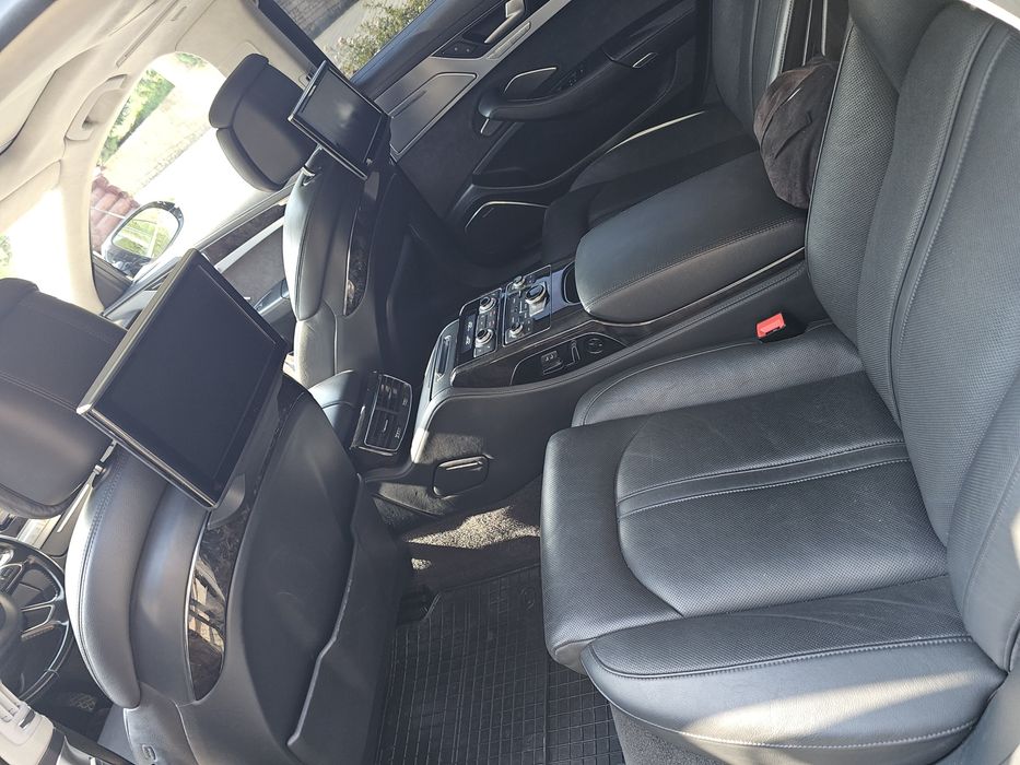 Vând Audi A 8L Prezident.2015 motor 3000. Full !!! Accept variante +-