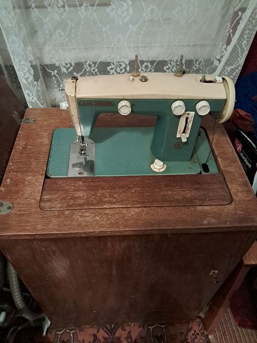 Продаётся  швейная  машинка  Подольск