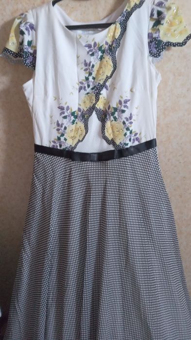 Продам платье. Г.Рудный.