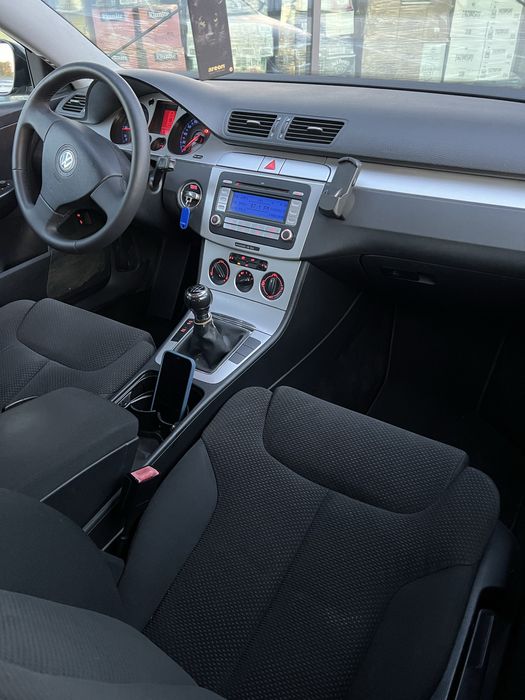 Volkswagen~Passat~Break~1.9 TDI ~ Recent~ Adus~ Din~Germania