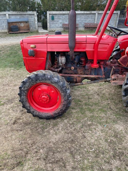 Remorcă și tractor