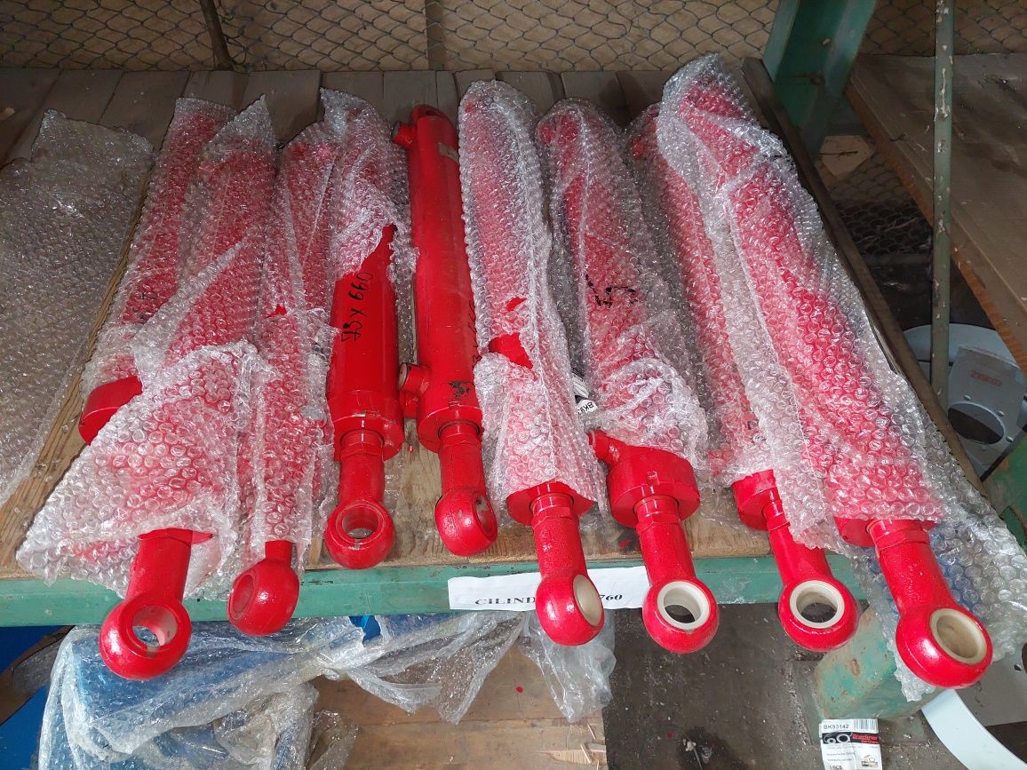 Set cilindrii hidraulici incarcator frontal cupa spargator lemne