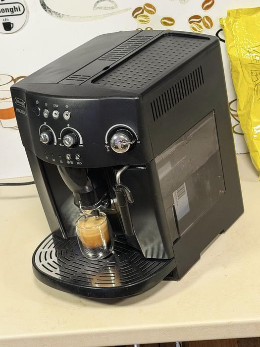 Кафемашина кафе автомат delonghi magnifica с гаранция