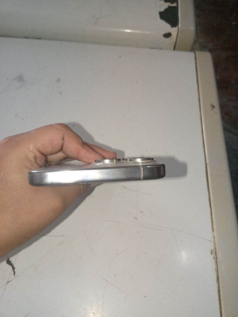 IPHONE 15 pro max narxini kelishamiz