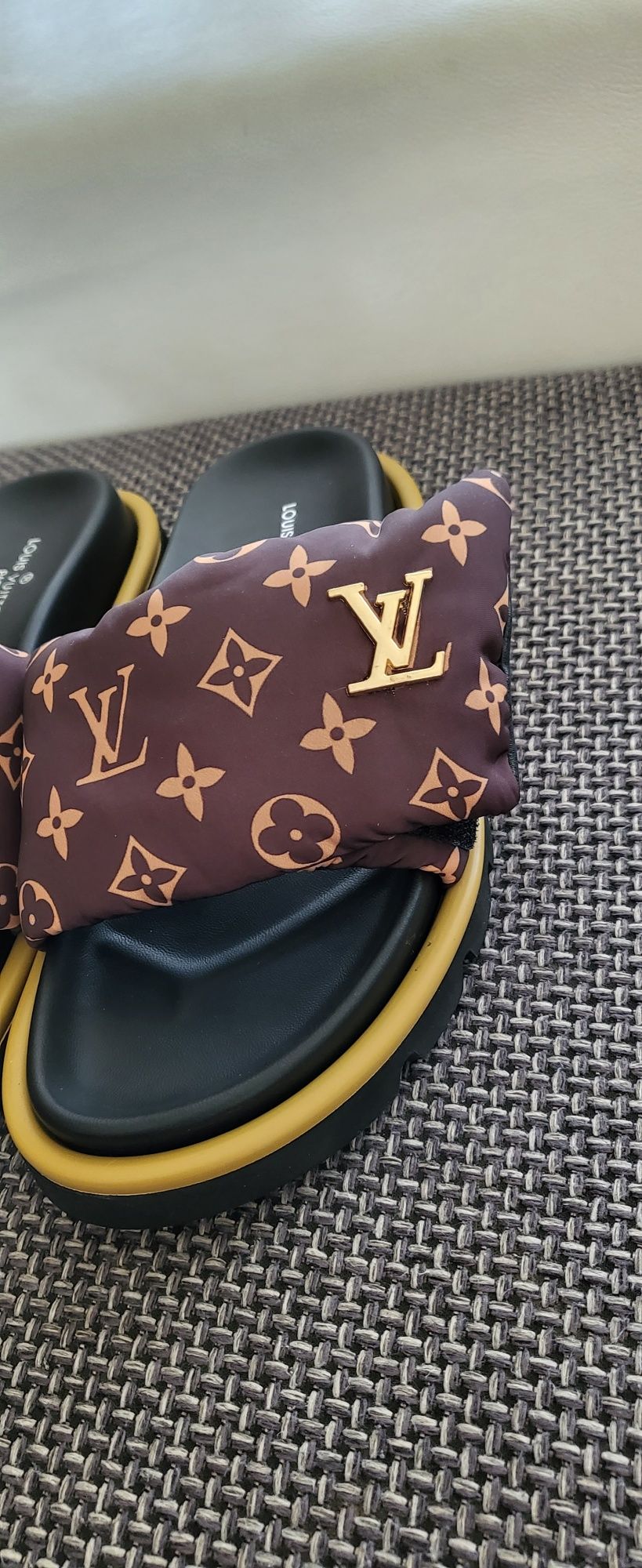 Дамски чехли Louis Vuitton