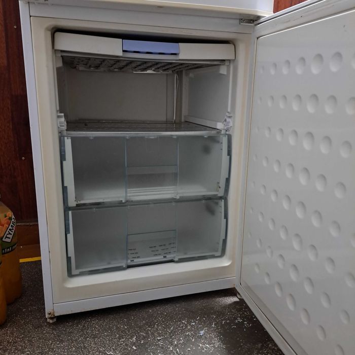 Combina frigorifica Arctic.