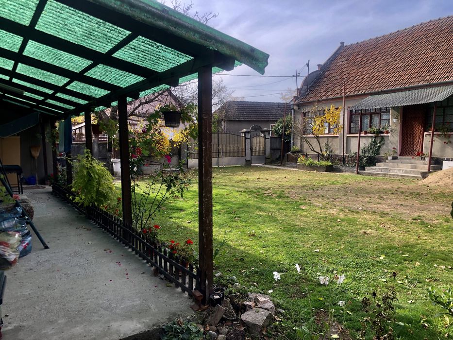 OPORTUNITATE! Casa de vanzare + teren in comuna Sacadat, Bihor