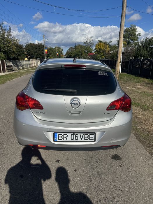 Opel Astra J 2010