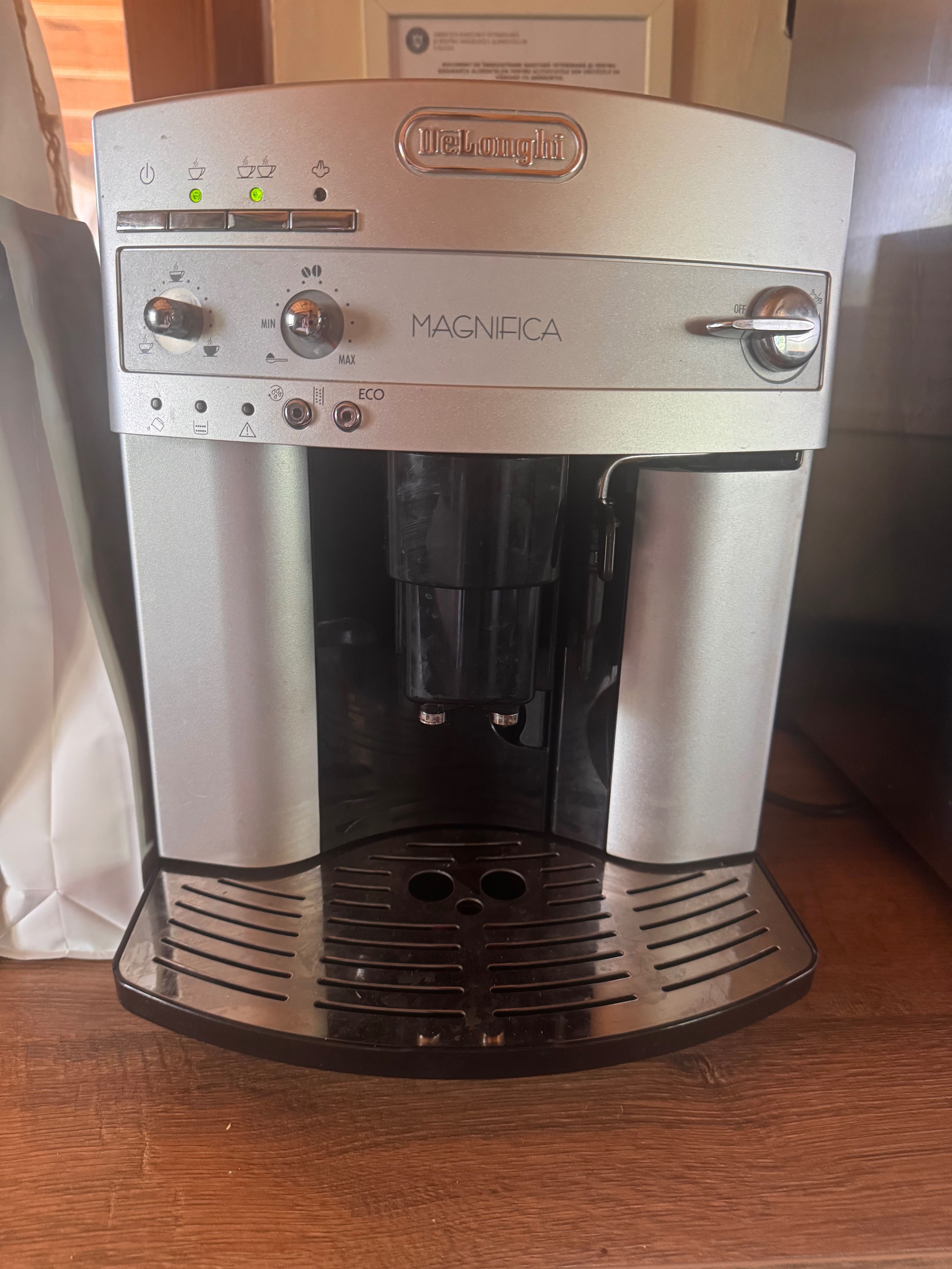 DeLonghi Magnifica Espressor - Service complet 04 Iulie - 10/10