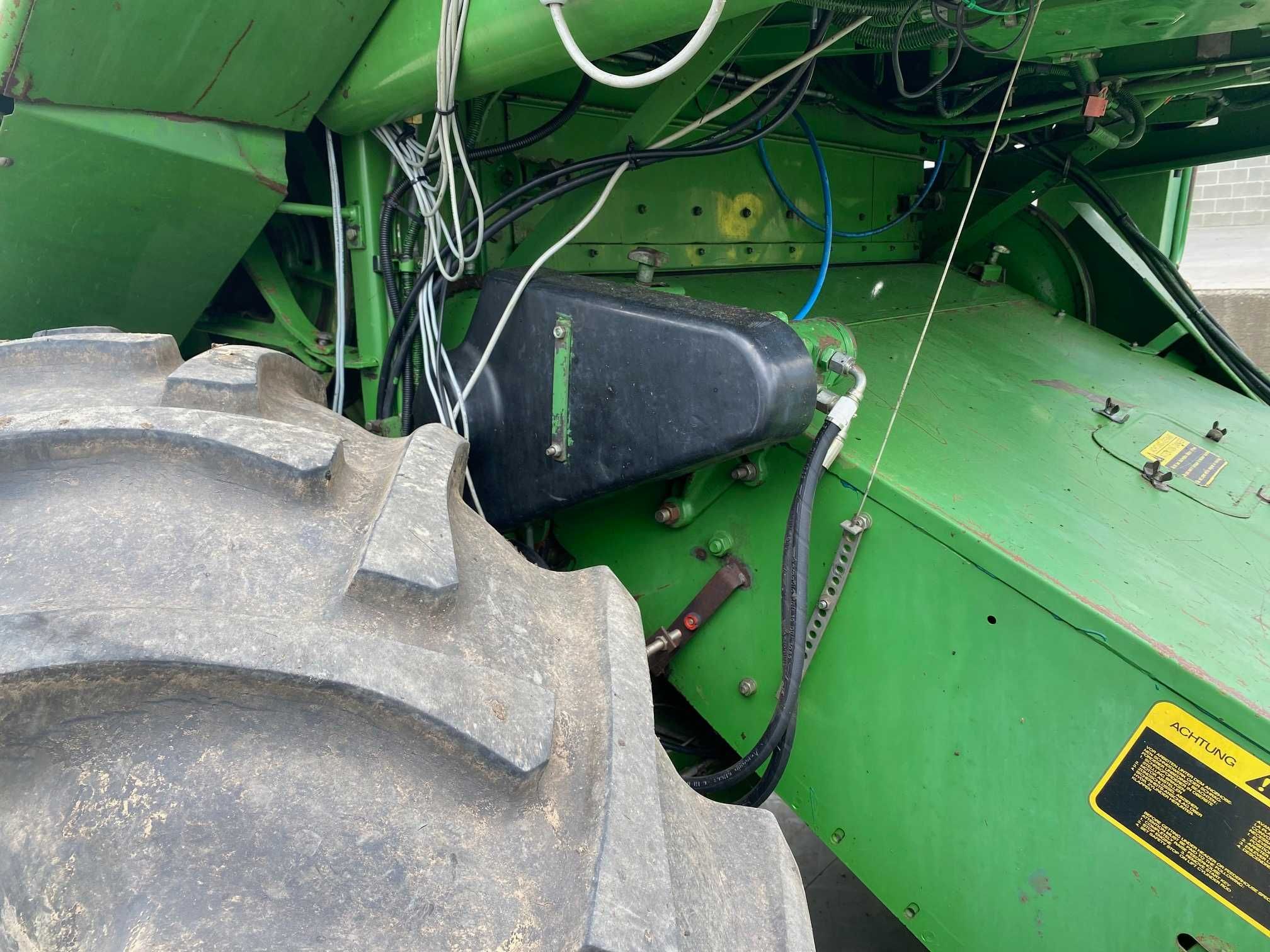 Combina John Deere 1072