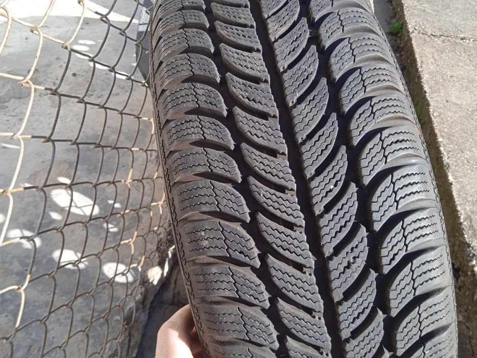 Anvelope iarna  195/65R15