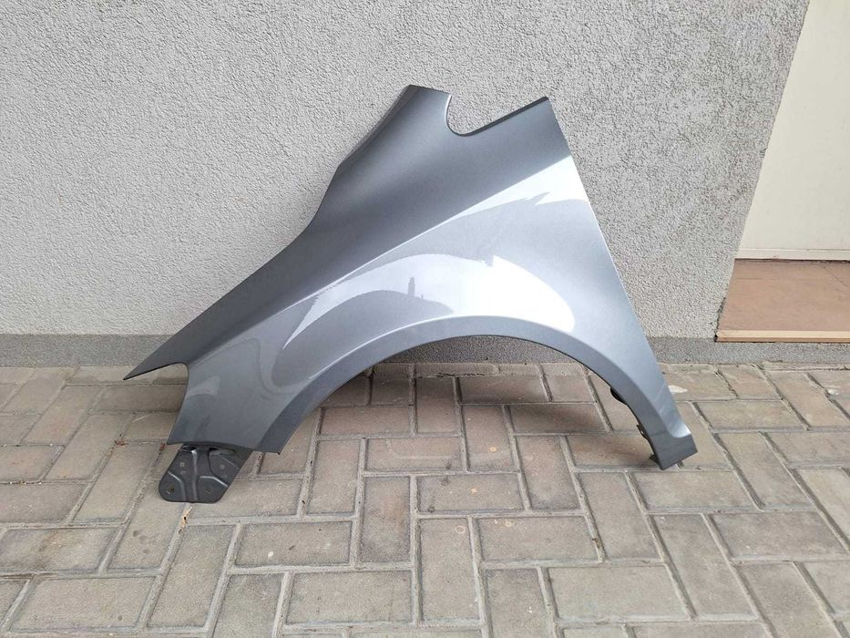 Aripa Fata Stanga VW Golf 5 V Plus 2005-2009 Vopsita Gri