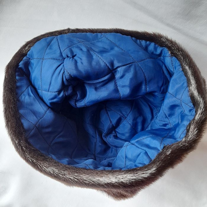 Vand urgent caciula din blana de foca