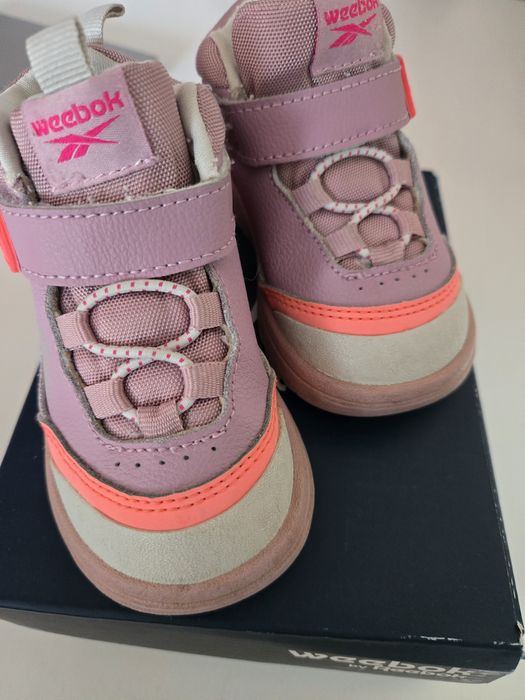 Reebok номер 22, adidas 21