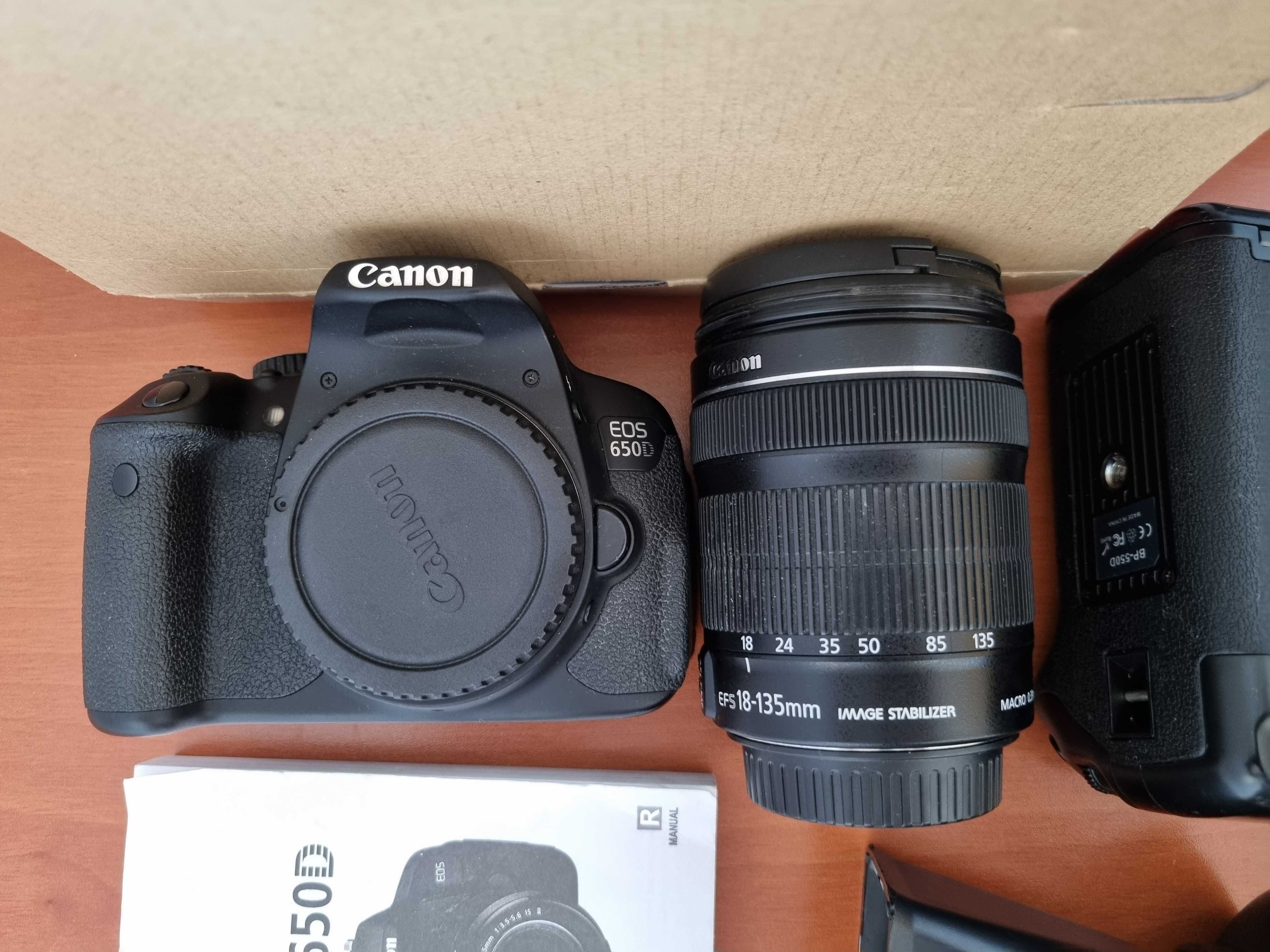 Canon EOS 650D с обектив EF-S 18-135 IS STM