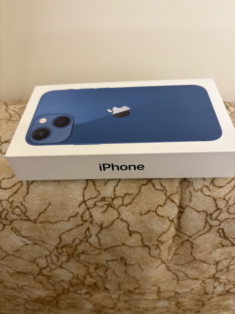 Продавам iPhone 13 mini 128GB в отлично състояние