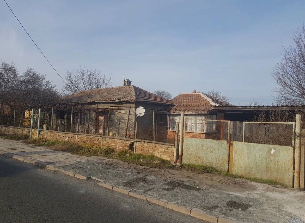 Продава се Къща в с. Братово, Област Бургас - 62 кв.м за 597 €/кв.м - Снимка #1