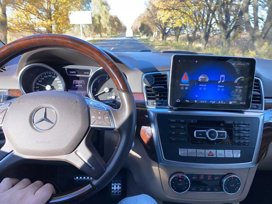 Navigatie Mercedes GLE GLS W166 ( 2015 - 2019 ) Android 6GB ram garan