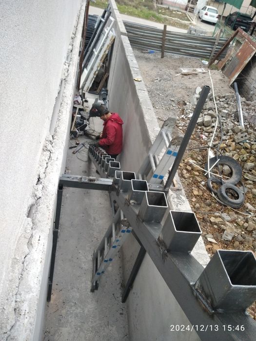 Temir zinalar, panjara, perilla, leksan va profnastildan  naveslar