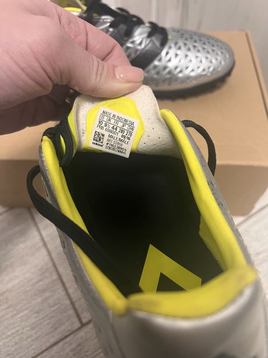 Ghete de fotbal Adidas