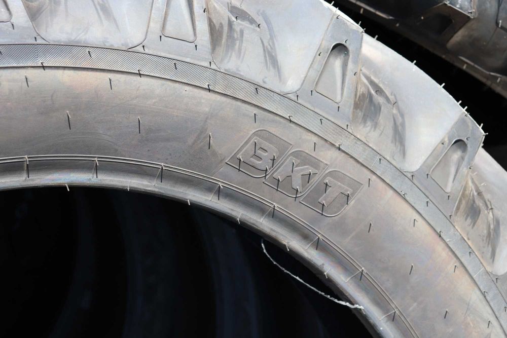 Cauciucuri 14.00-38 BKT India cu 8 PLY Noi cu garantie Tractor U650