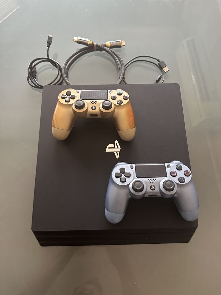 Playstation 4 Pro PS4 Pro Плейстейшън 4 Про + 2 контролера