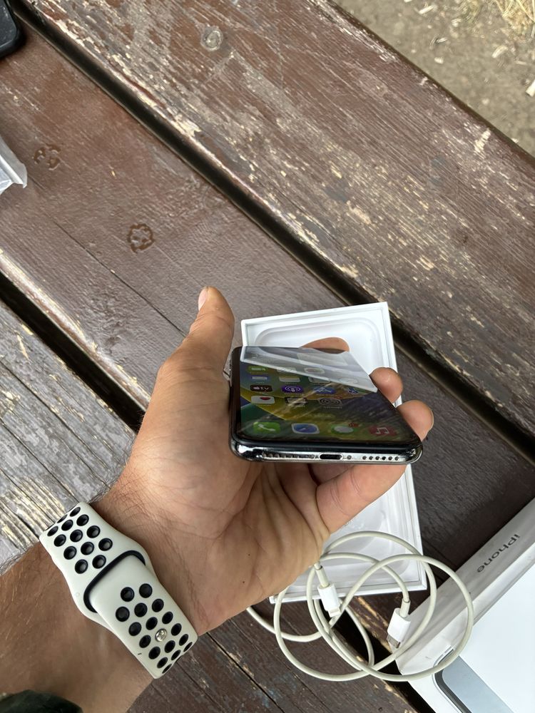 Iphone 8 256GB Silver/White Перфектен!