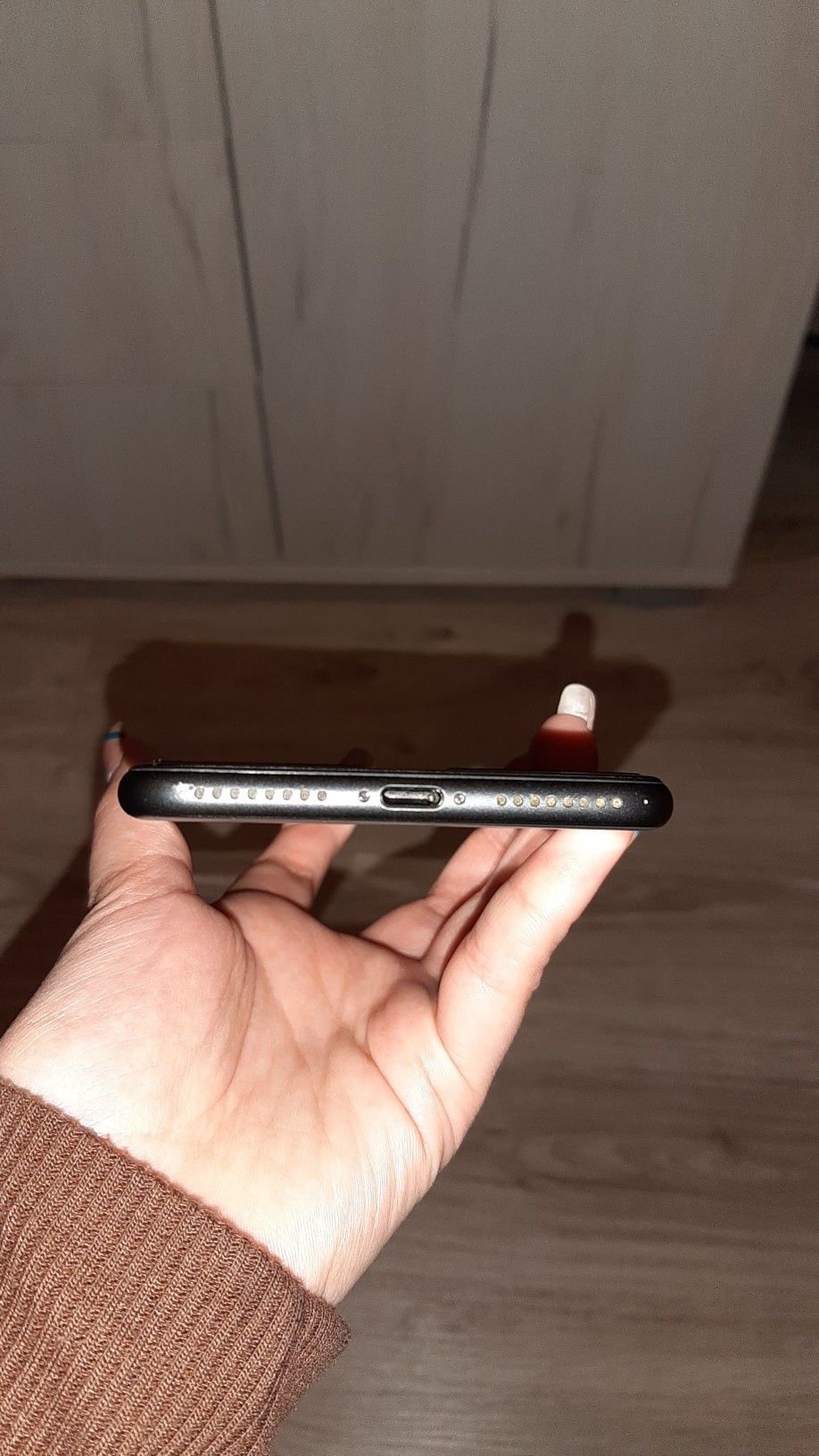 Продавам IPhone 8 plus