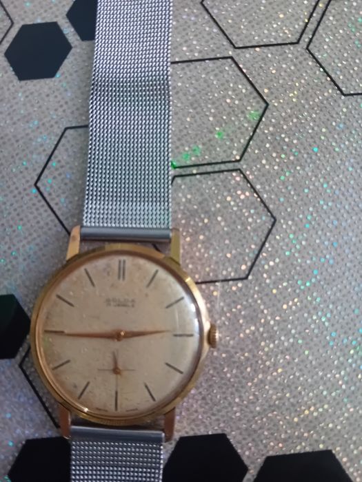 Vând urgent, Ceas unisex