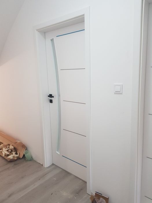 Montaj uși  interior exterior