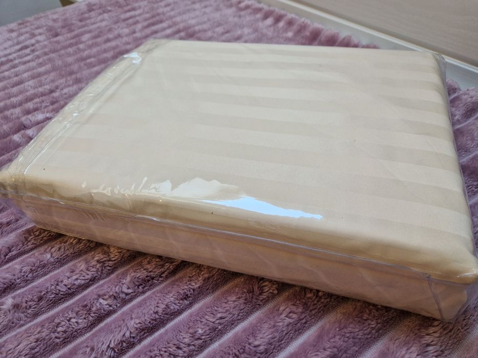 Lenjerie de pat model damasc – nouă, sigilată