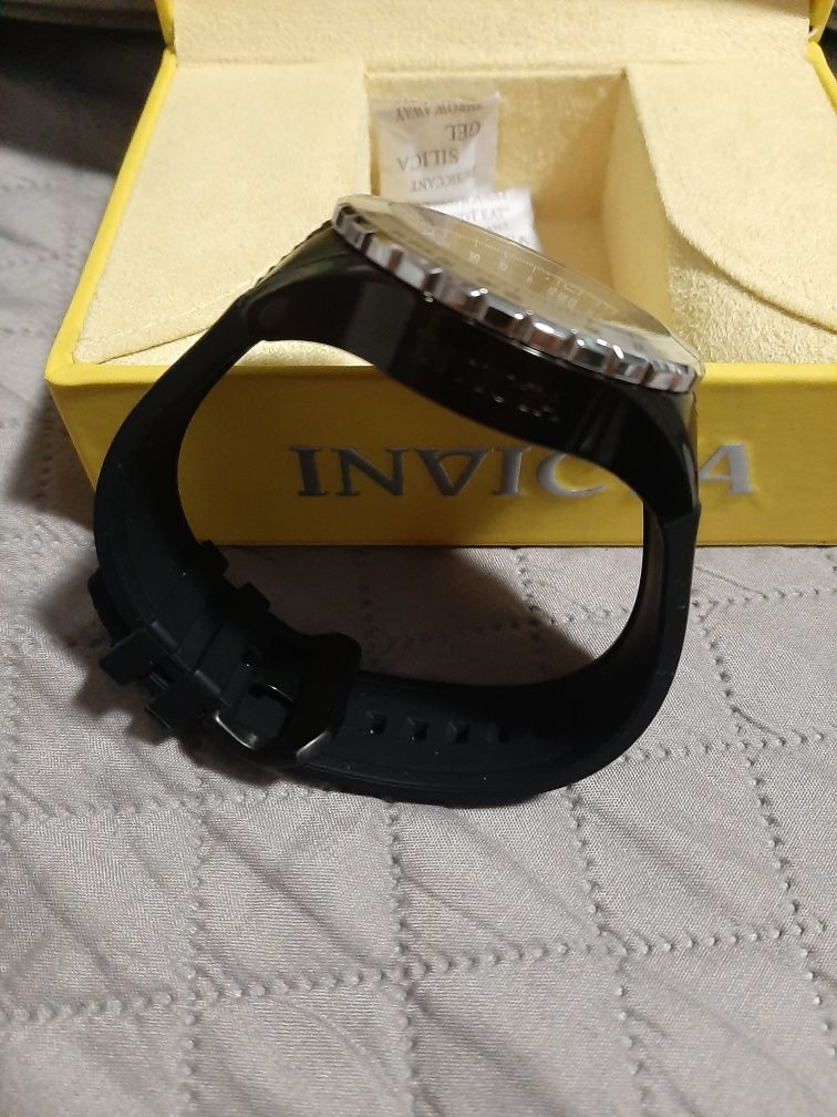 Часовник Invicta aviator