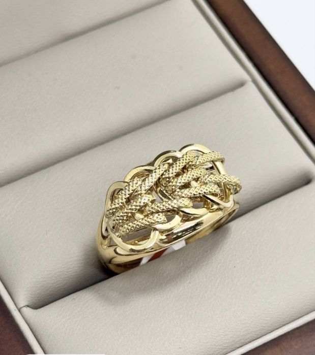 Продам новое золотое кольцо