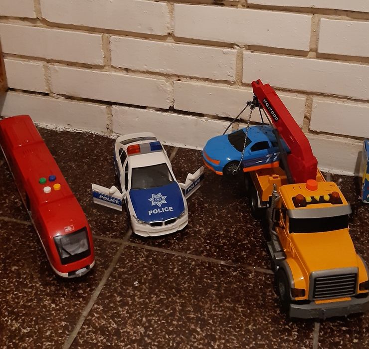 Играчки с Батерии 15лв Всички