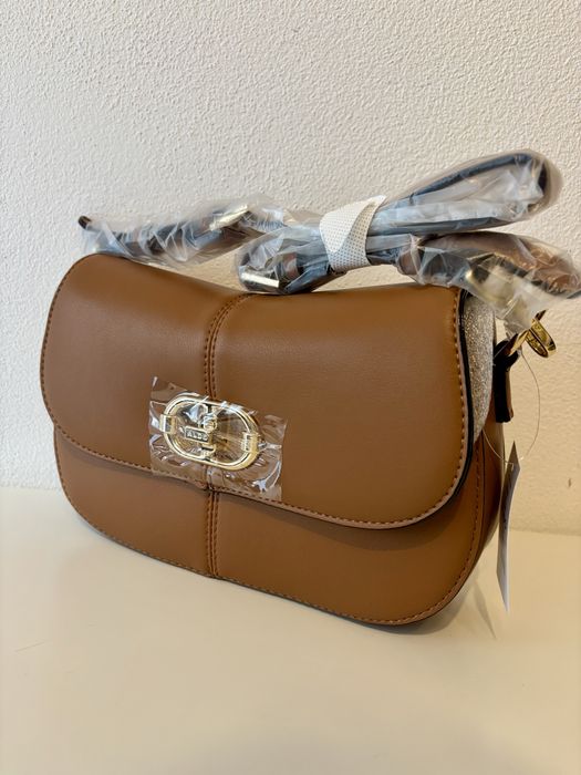 Aldo – Geantă de umăr caramel cu detalii aurii